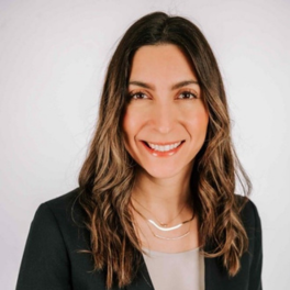 Amanda Kadesh MD Doctor Mobile Website Headshot (264 X 264 Px)